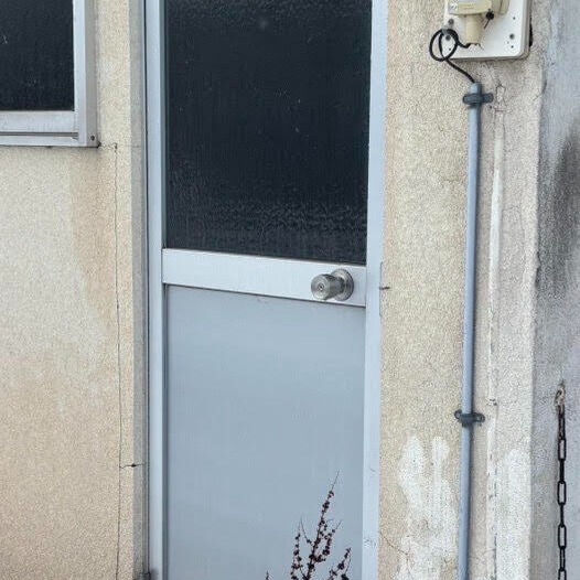 【 札幌市豊平区 | 戸建て住宅の勝手口の鍵開け・鍵交換作業のご依頼】