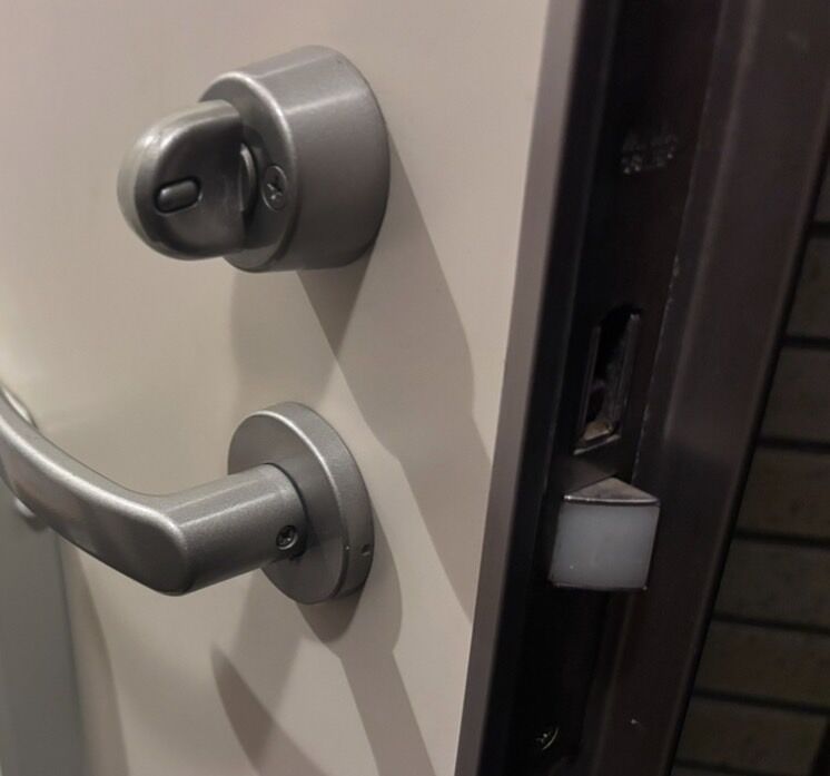 札幌市南区｜アルファ製カードキーの紛失による緊急開錠事例。高防犯な鍵も壊さずスピード解決！