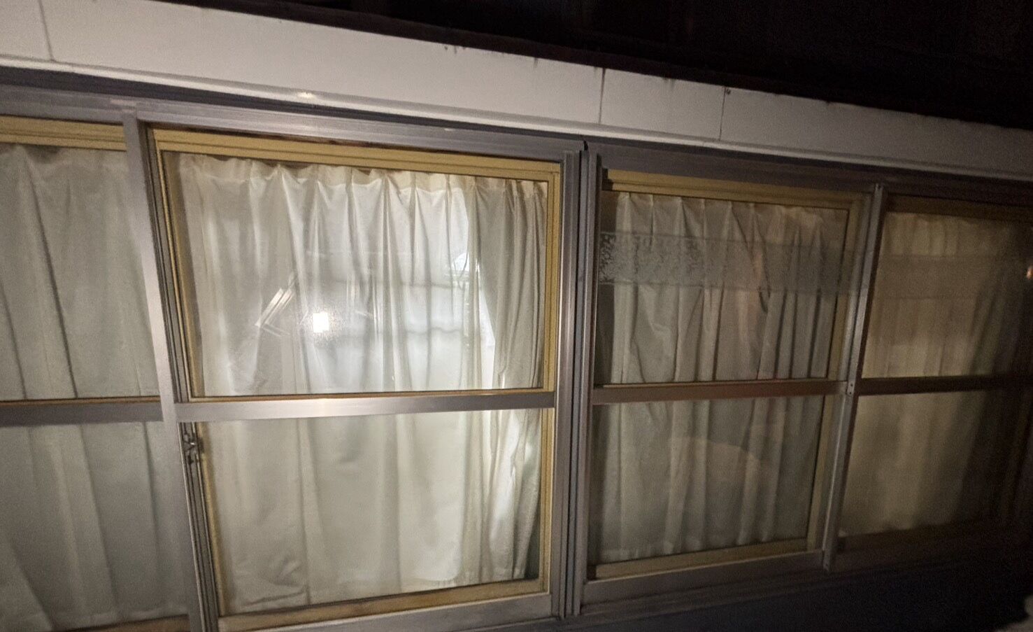 札幌市白石区｜夜間緊急ガラス修理事例。FL3（透明3ミリ）の現場カット