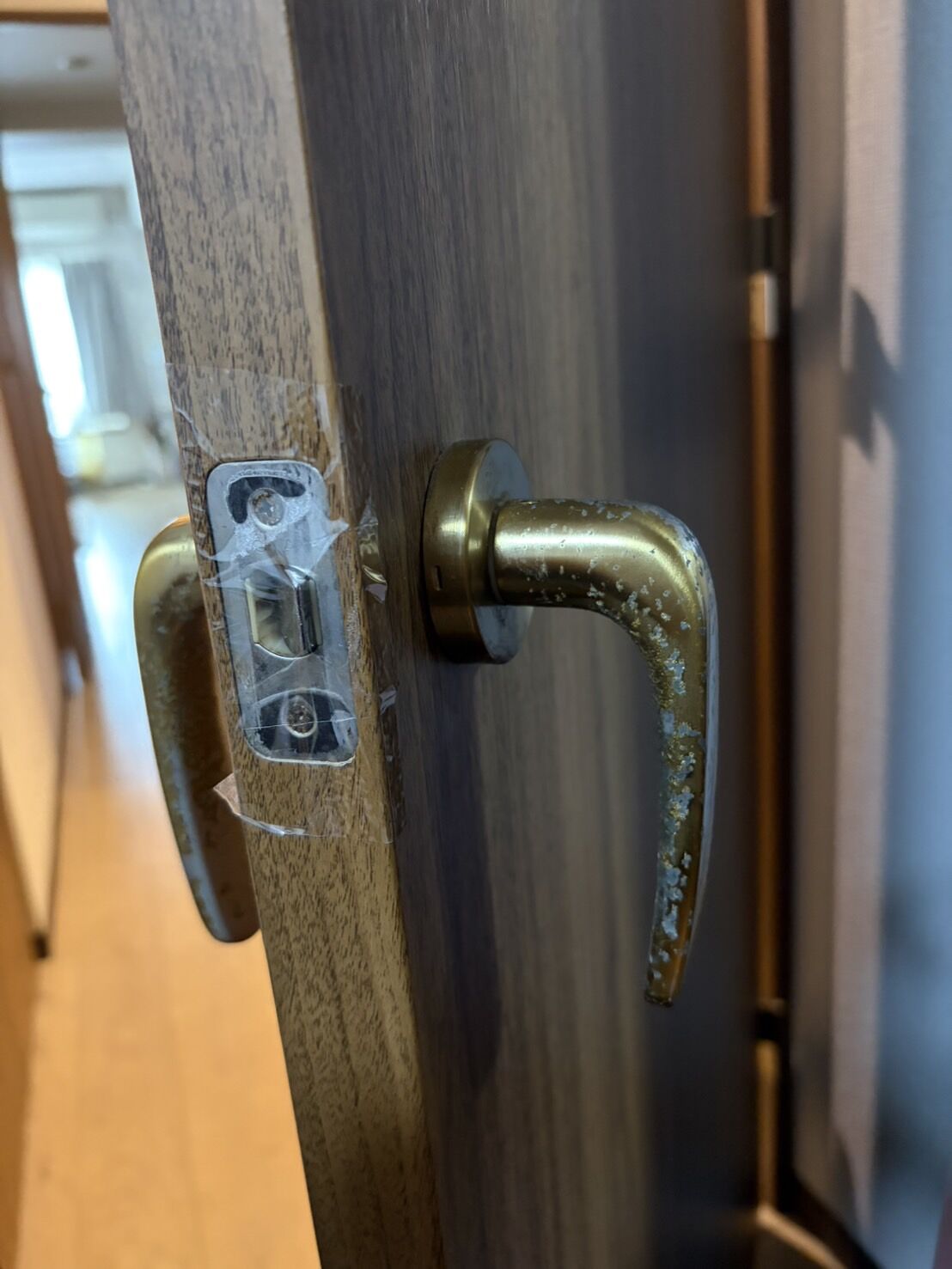 札幌市白石区｜室内扉が開かないトラブル発生！原因はラッチ内部の金属破断。即日交換・修理事例