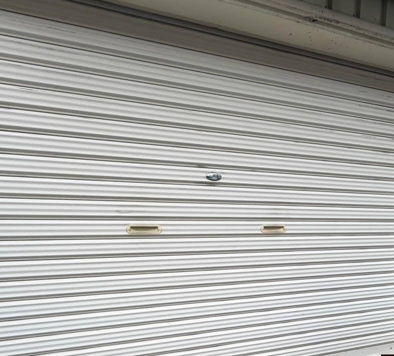 札幌市西区｜三和シャッターの鍵が奥まで刺さらない！ガレージや倉庫のシャッター錠トラブルを10分で非破壊開錠した施工事例
