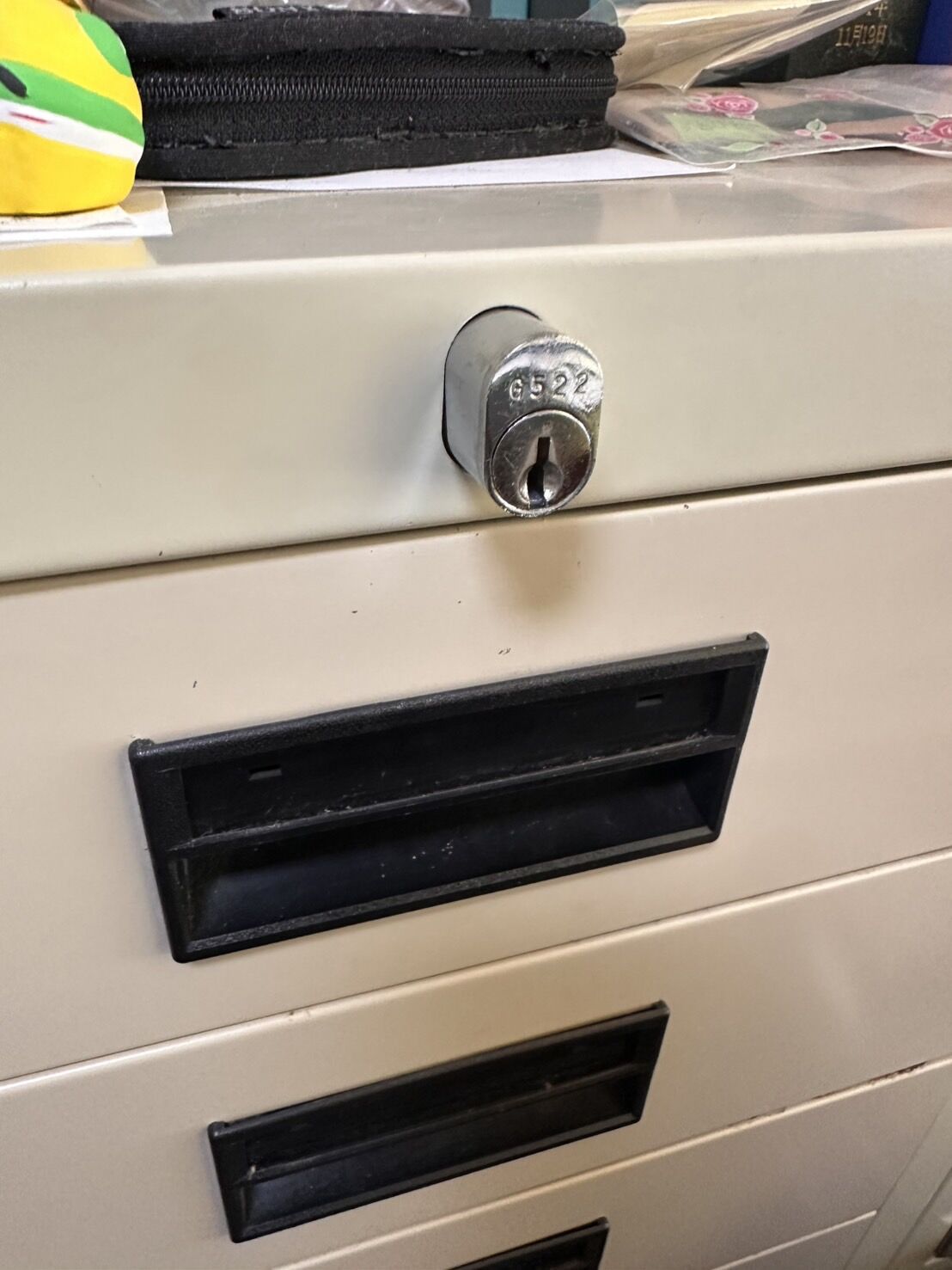 札幌市北区｜オフィスのキャビネット鍵紛失！壊さず10分で開けるプロの技術と、オフィス家具の鍵トラブル解決法