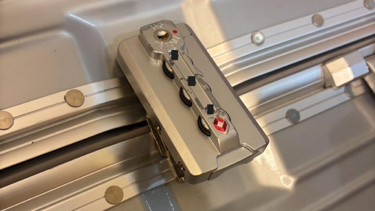 千歳市｜ホテル到着後にスーツケースが開かないトラブル発生！開錠後にダイヤル番号変更まで対応
