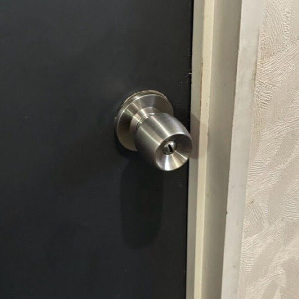 札幌市中央区｜店舗のトイレの鍵が開かないトラブル発生！営業中の緊急事態を即日解決