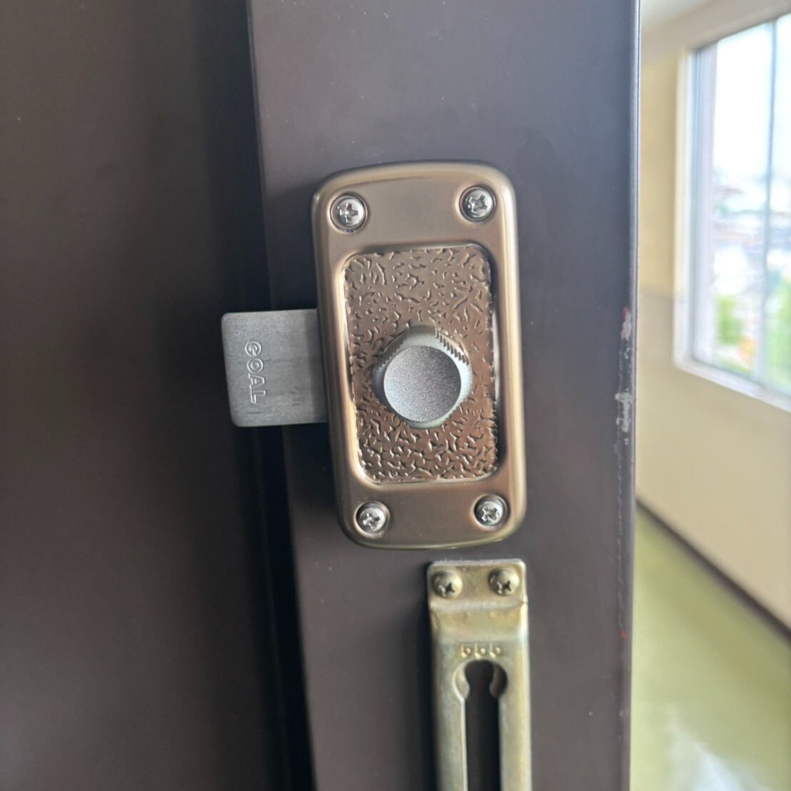 北広島市｜古くなったマンションの玄関鍵を新品に交換！セキュリティをアップグレードし、安心生活！