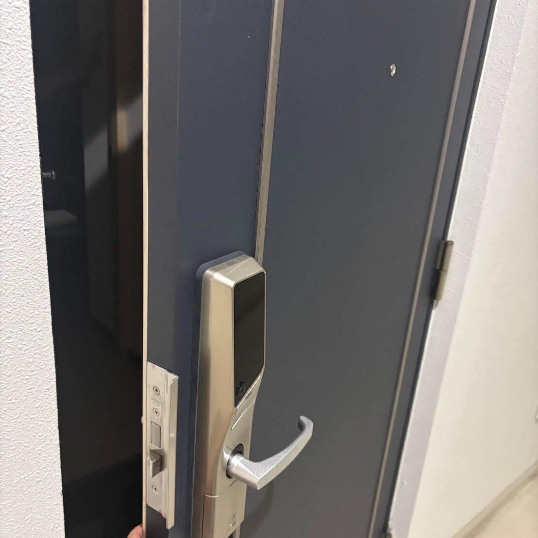 札幌市北区｜家族が鍵をかけて外出してしまった！鍵を持っていないマンション住人を即日開錠で無事に帰宅サポート
