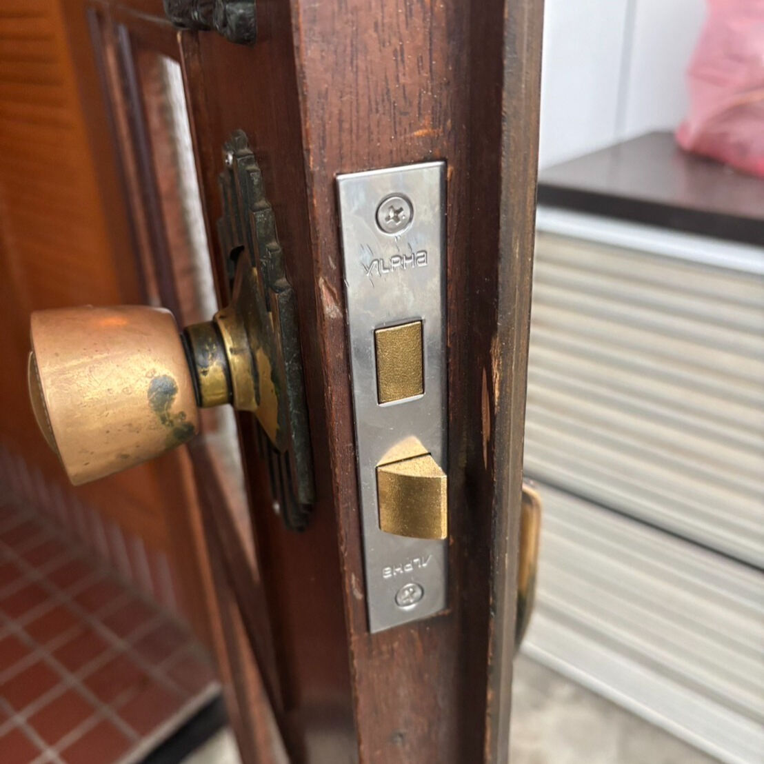 札幌市西区｜玄関のラッチに不具合発生！ケース故障を確認して即日交換でスムーズに復旧