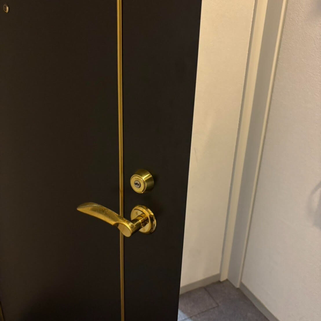【 札幌市東区 マンション 玄関 鍵交換 】
